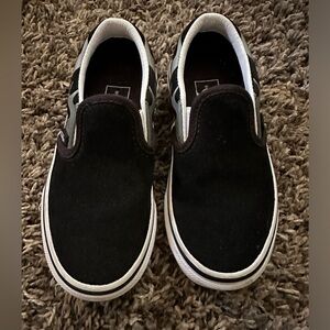 Vans kid unisex shoe, black suede on top barely worn, pet/smoke free home